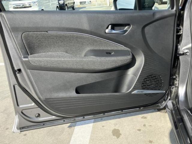 オーラ ４ＷＤ　Ｇ　ＦＯＵＲレザーエディション　ＢＯＳＥ／保証書／純正　９インチ　ＳＤナビ／インテリジェントルームミラー／衝突安全装置／シートヒーター／全方位モニター／車線逸脱防止支援システム／シート　フルレザー／ヘッドランプ　ＬＥＤ／ＥＴＣ（23枚目）