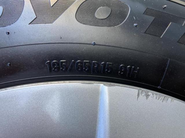 プリウス Ｓ　保証書／社外　ＳＤナビ／ＥＴＣ／ＥＢＤ付ＡＢＳ／横滑り防止装置／アイドリングストップ／フルセグＴＶ／エアバッグ　運転席／エアバッグ　助手席／エアバッグ　サイド／アルミホイール　純正　１５インチ（54枚目）