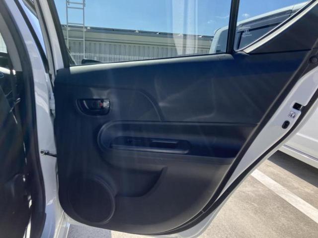 アクア Sスタイルブラック 保証書/純正 SDナビ/衝突安全装置/車線逸脱防止支援システム/ETC/EBD付ABS/横滑り防止装置/アイドリングストップ/フルセグTV/エアバッグ 運転席/エアバッグ 助手席/パワーウインドウ(21枚目)