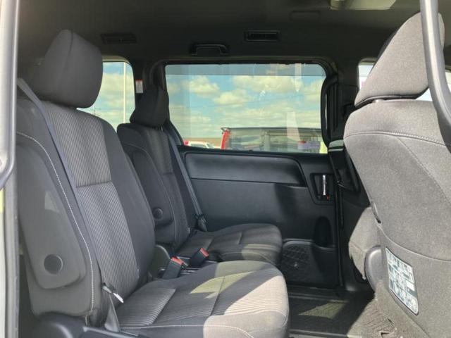 ヴォクシー ＺＳキラメキ　保証書／社外　９インチ　ＳＤナビ／フリップダウンモニター　社外　１０．２インチ／両側電動スライドドア／ヘッドランプ　ＬＥＤ／ＥＴＣ／ＥＢＤ付ＡＢＳ／横滑り防止装置／アイドリングストップ　後席モニター（5枚目）