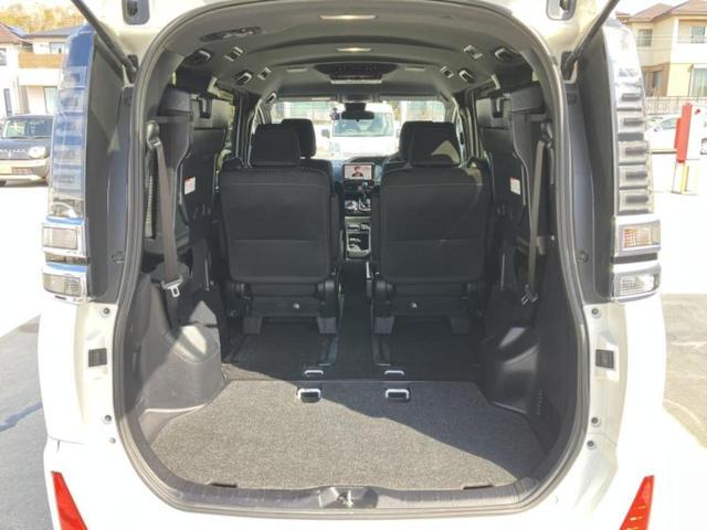 ヴォクシー ＺＳキラメキ　保証書／社外　９インチ　ＳＤナビ／フリップダウンモニター　社外　１０．２インチ／両側電動スライドドア／ヘッドランプ　ＬＥＤ／ＥＴＣ／ＥＢＤ付ＡＢＳ／横滑り防止装置／アイドリングストップ　後席モニター（21枚目）