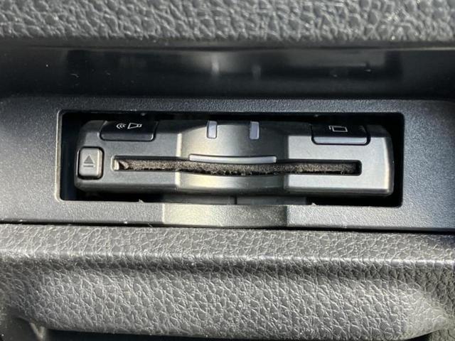 ヴォクシー ＺＳキラメキ　保証書／社外　９インチ　ＳＤナビ／フリップダウンモニター　社外　１０．２インチ／両側電動スライドドア／ヘッドランプ　ＬＥＤ／ＥＴＣ／ＥＢＤ付ＡＢＳ／横滑り防止装置／アイドリングストップ　後席モニター（29枚目）