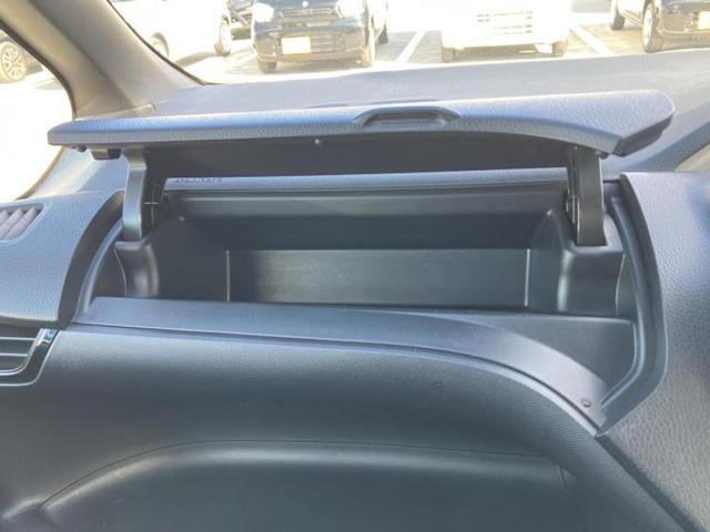 ヴォクシー ＺＳキラメキ　保証書／社外　９インチ　ＳＤナビ／フリップダウンモニター　社外　１０．２インチ／両側電動スライドドア／ヘッドランプ　ＬＥＤ／ＥＴＣ／ＥＢＤ付ＡＢＳ／横滑り防止装置／アイドリングストップ　後席モニター（45枚目）