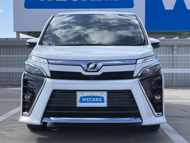 ヴォクシー ＺＳキラメキ　保証書／社外　９インチ　ＳＤナビ／フリップダウンモニター　社外　１０．２インチ／両側電動スライドドア／ヘッドランプ　ＬＥＤ／ＥＴＣ／ＥＢＤ付ＡＢＳ／横滑り防止装置／アイドリングストップ　後席モニター（48枚目）