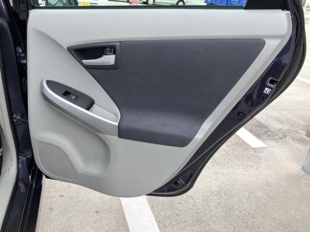 プリウス Ｓ　ＬＥＤエディション　ヘッドランプ　ＨＩＤ／ＥＴＣ／ＥＢＤ付ＡＢＳ／横滑り防止装置／アイドリングストップ／エアバッグ　運転席／エアバッグ　助手席／エアバッグ　サイド／アルミホイール　純正　１５インチ／パワーウインドウ（22枚目）