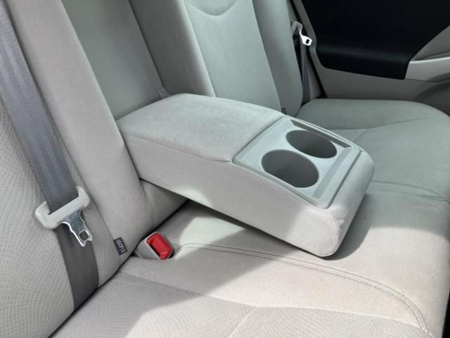 プリウス Ｓ　ＬＥＤエディション　ヘッドランプ　ＨＩＤ／ＥＴＣ／ＥＢＤ付ＡＢＳ／横滑り防止装置／アイドリングストップ／エアバッグ　運転席／エアバッグ　助手席／エアバッグ　サイド／アルミホイール　純正　１５インチ／パワーウインドウ（32枚目）