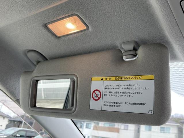 プリウス Ｓ　ＬＥＤエディション　ヘッドランプ　ＨＩＤ／ＥＴＣ／ＥＢＤ付ＡＢＳ／横滑り防止装置／アイドリングストップ／エアバッグ　運転席／エアバッグ　助手席／エアバッグ　サイド／アルミホイール　純正　１５インチ／パワーウインドウ（44枚目）
