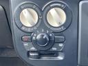 操作しやすいエアコン廻りは、車内を快適な温度に保ちます。季節を問わず、快適なドライブをお楽しみいただけます。