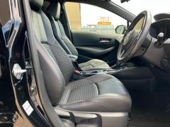 「この車の写真をもっと見たい」「状態が気になる」「この装備はついている？」どんな小さな疑問でもお気軽にお問い合わせください！ 4