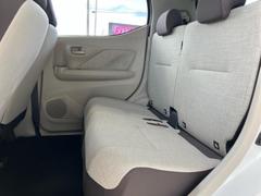 ＷＥＣＡＲＳでは各商談席に大型モニターをご用意しております！見やすい大画面でゆったりと全国の在庫をご覧いただけます！是非ご来店お待ちしております！ 7