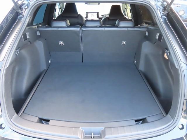 カローラツーリング ハイブリッド　ダブルバイビー５０ミリオンエディション　衝突軽減装置　横滑り防止機能　ＬＥＤライト　オートクルーズコントロール　ＡＢＳ　バックモニター　アルミホイール　エアバッグ　盗難防止装置　ＥＴＣ　ナビＴＶ　スマートキー　メモリーナビ　サイドエアバッグ（17枚目）