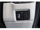 ◆片側電動スライドドア◆狭い駐車場でも乗り降りが楽々♪お子様が隣の車にドアを当ててしまう心配もございません!小さなお子様連れの方もこれで安心。
