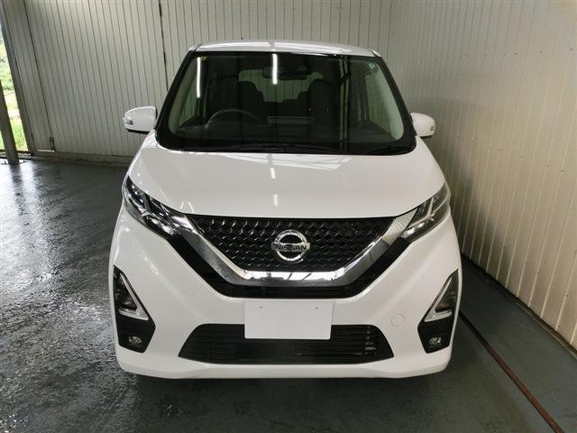デイズ ハイウェイスター　Ｇターボ　純正９インチＳＤナビ　フルセグ　アラウンドビュー　Ｂｌｕｅｔｏｏｔｈ　ＥＴＣ　エマージェンシーＢ　ハイビームＡ　ＶＤＣ　クリアランスソナー　アイドリングＳ　ＬＥＤヘッドライト　インテリキー　ドラレコ（5枚目）