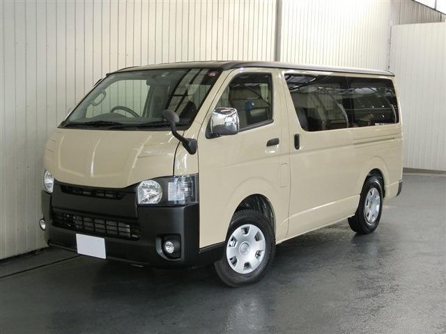 レジアスエースバン ＤＸ　４ＷＤ　ストラーダＳＤナビ　フルセグ　ＤＶＤ再生　Ｂｌｕｅｔｏｏｔｈ　ＥＴＣ　キーレス　ブラックレザー調シートカバー　社外ボンネット＆インナーブラックヘッドライト＆ＬＥＤフォグ＆テールランプ＆ルーフスポイラー（2枚目）