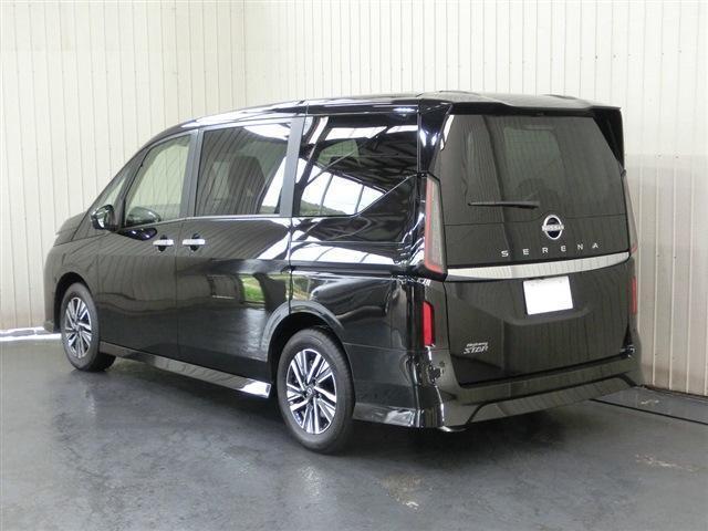 セレナ ハイウェイスターV 純正12.3インチナビ・フルセグTV・アラウンドビュー・Bluetooth・ETC・プロパイロット・エマージェンシーB・クルコン・ハイビームA・VDC・両側パワスラ・前後ドラレコ・Dインナーミラー(4枚目)