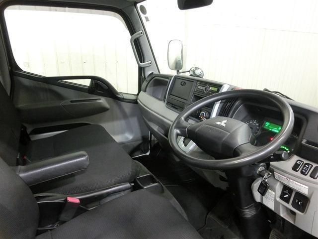 キャンター 平ボディ　ＰＧ　２ｔ積　純正ＡＭ／ＦＭオーディオ・ＡＵＸ・ＥＴＣ・キーレス・フォグランプ・エアバック・ＡＢＳ・ＥＣＯモード・坂道発進補助装置・荷台寸法３０５Ｘ１６０Ｘ３８・車輛総重量４７７５ｋｇ・極東アーム式８００ｋｇＰＧ（12枚目）