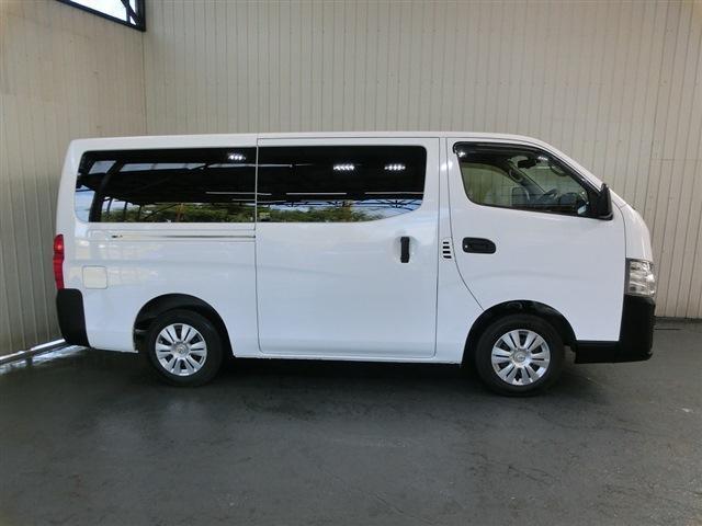 NV350キャラバンバン DX 平床 カロッツエリアメモリーナビ・地デジTV・Bカメラ・Bluetooth・ETC・エマージェンシーB・VDC・両側スライドア・ドラレコ・キーレス・現行フェイス仕様・ブラックグリル・ルーフブラックペイント(8枚目)