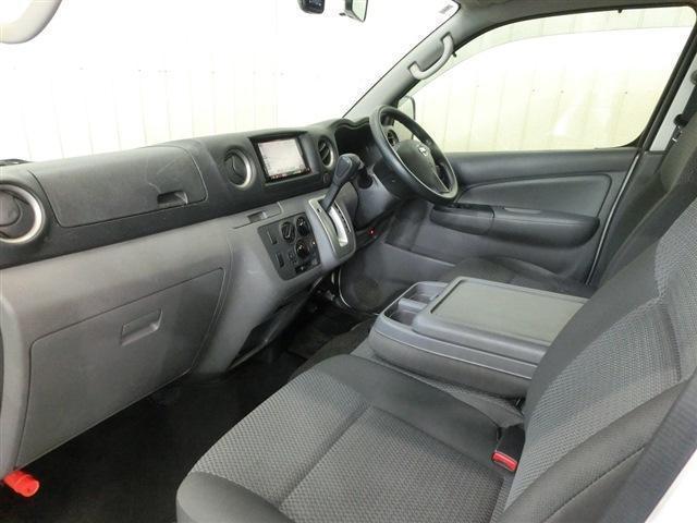 NV350キャラバンバン DX 平床 カロッツエリアメモリーナビ・地デジTV・Bカメラ・Bluetooth・ETC・エマージェンシーB・VDC・両側スライドア・ドラレコ・キーレス・現行フェイス仕様・ブラックグリル・ルーフブラックペイント(10枚目)