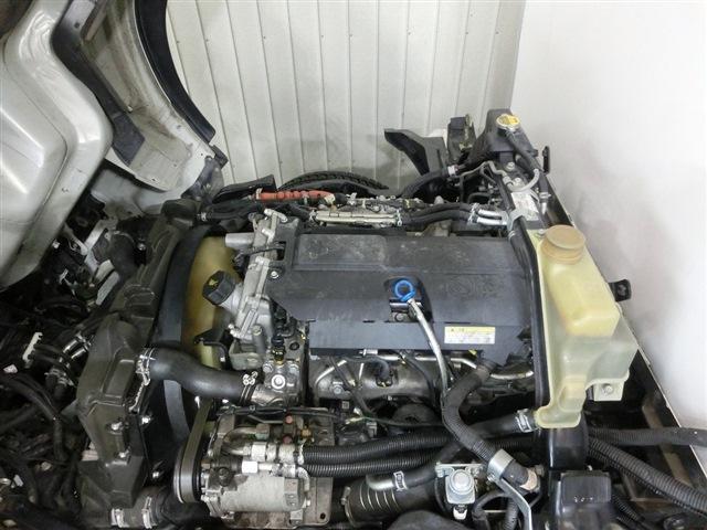 キャンター 冷蔵冷凍車　４ＷＤ　純正オーディオ・Ｂｌｕｅｔｏｏｔｈ・Ｂカメラ・衝突被害軽減Ｂ・車線逸脱警報・ＡＳＲ・坂道発進補助装置・ＬＥＤヘッド・荷台寸法３２７Ｘ１６６Ｘ１７０・車輛総重量４９５０ｋｇ・三菱ＴＤＪＳ４０ＤＡ（18枚目）