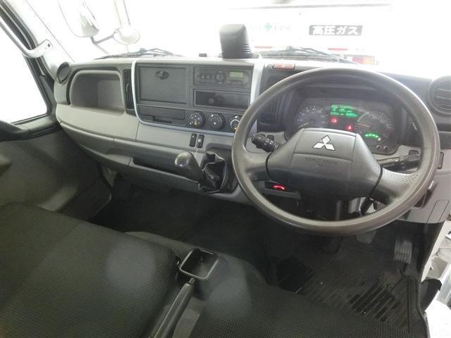 キャンター 平ボディ　２ｔ積　純正ＡＭ／ＦＭオーディオ・ＡＵＸ・ＥＴＣ・キーレスエントリー・衝突被害軽減ブレーキ・車線逸脱警報・ヘッドライトレベライザー・エアバック・ＡＢＳ・荷台寸法４３５×１７９×３８・車輛総重量４７３５ｋｇ（11枚目）