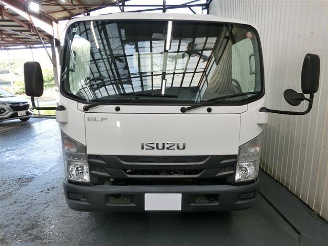 エルフトラック 平ボディ　２ｔ積　純正ＡＭ／ＦＭラジオ・ＥＴＣ・キーレス・左電格ミラー・ＡＳＲ・坂道発進補助装置・ＥＣＯＮＯモード・ヘッドライトレベライザー・ミラーヒーター・荷台寸法４３５×２０６×３８・車輛総重量４８９５ｋｇ（5枚目）