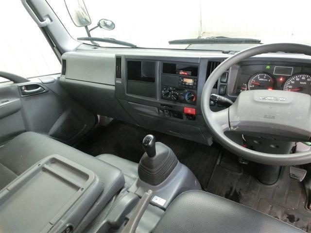 エルフトラック 平ボディ　２ｔ積　純正ＡＭ／ＦＭラジオ・ＥＴＣ・キーレス・左電格ミラー・ＡＳＲ・坂道発進補助装置・ＥＣＯＮＯモード・ヘッドライトレベライザー・ミラーヒーター・荷台寸法４３５×２０６×３８・車輛総重量４８９５ｋｇ（11枚目）