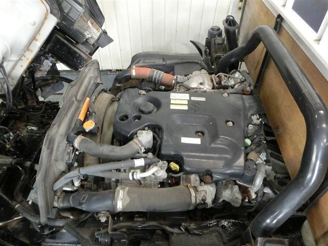 エルフトラック 平ボディ　２ｔ積　純正ＡＭ／ＦＭラジオ・ＥＴＣ・キーレス・左電格ミラー・ＡＳＲ・坂道発進補助装置・ＥＣＯＮＯモード・ヘッドライトレベライザー・ミラーヒーター・荷台寸法４３５×２０６×３８・車輛総重量４８９５ｋｇ（18枚目）