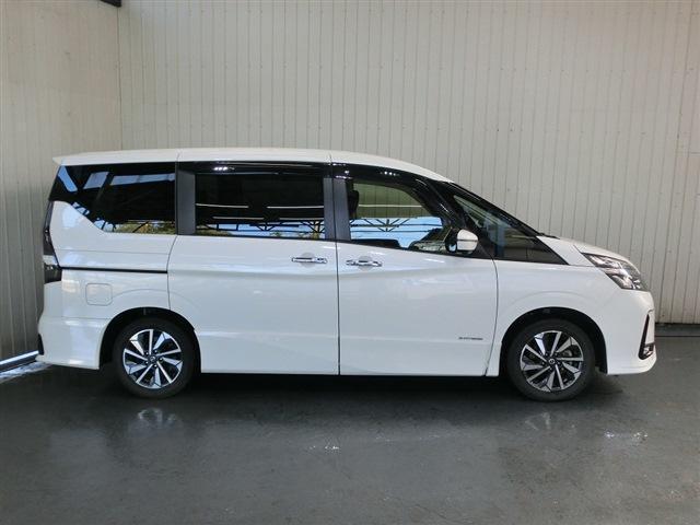 セレナ ハイウェイスターＶ　純正ナビ・フルセグＴＶ・アラウンドビュー・Ｂｌｕｅｔｏｏｔｈ・フリップダウン・ＥＴＣ・前後ドラレコ・デジタルインナーミラー・エマージェンシーＢ・プロパイロット・ＢＳＷ・ＬＤＷ・Ｐアシスト・両側Ｐスラ（8枚目）