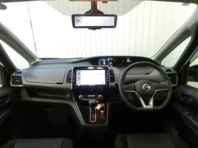 セレナ ハイウェイスターＶ　純正ナビ・フルセグＴＶ・アラウンドビュー・Ｂｌｕｅｔｏｏｔｈ・フリップダウン・ＥＴＣ・前後ドラレコ・デジタルインナーミラー・エマージェンシーＢ・プロパイロット・ＢＳＷ・ＬＤＷ・Ｐアシスト・両側Ｐスラ（11枚目）