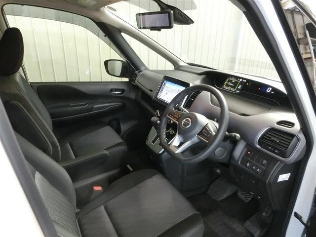 セレナ ハイウェイスターＶ　純正ナビ・フルセグＴＶ・アラウンドビュー・Ｂｌｕｅｔｏｏｔｈ・フリップダウン・ＥＴＣ・前後ドラレコ・デジタルインナーミラー・エマージェンシーＢ・プロパイロット・ＢＳＷ・ＬＤＷ・Ｐアシスト・両側Ｐスラ（12枚目）