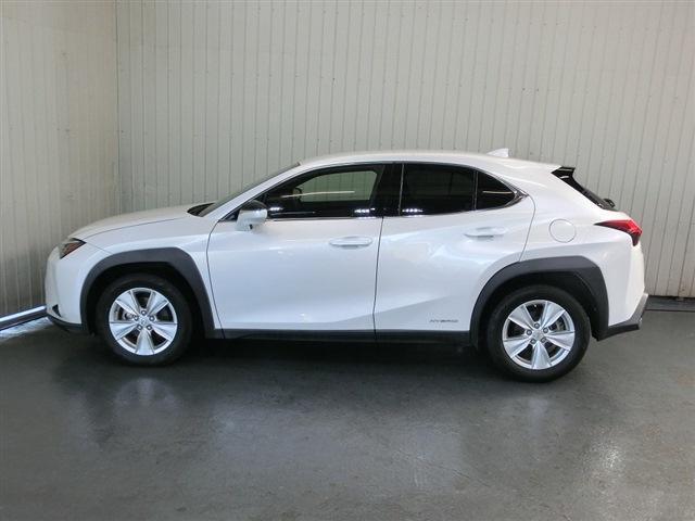 UX UX250h バージョンC 純正10.3インチメモリーナビ・フルセグTV・Bカメラ・Bluetooth・ETC2.0・LSS・プリクラ・Rクルコン・LTA・VSC・BSM・クリアランスソナー・ブラックレザーシート・前後ドラレコ(9枚目)