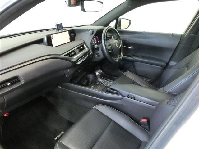 UX UX250h バージョンC 純正10.3インチメモリーナビ・フルセグTV・Bカメラ・Bluetooth・ETC2.0・LSS・プリクラ・Rクルコン・LTA・VSC・BSM・クリアランスソナー・ブラックレザーシート・前後ドラレコ(10枚目)