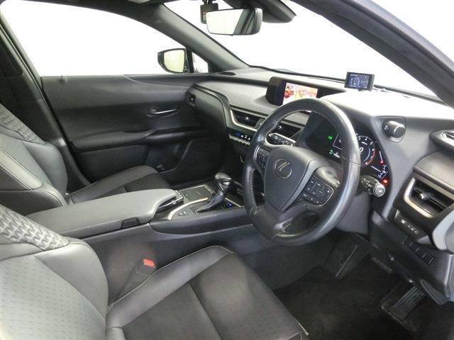 UX UX250h バージョンC 純正10.3インチメモリーナビ・フルセグTV・Bカメラ・Bluetooth・ETC2.0・LSS・プリクラ・Rクルコン・LTA・VSC・BSM・クリアランスソナー・ブラックレザーシート・前後ドラレコ(12枚目)