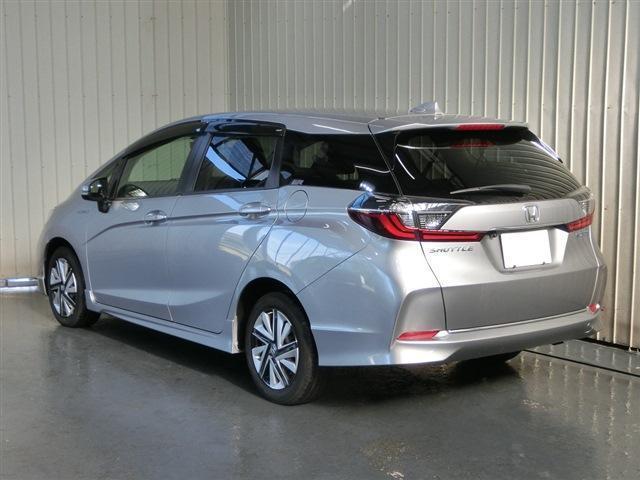 シャトル ハイブリッド ホンダセンシング ストラーダナビ・Bカメラ・Bluetooth・ビルトインETC・ドラレコ・ホンダセンシング・衝突被害軽減ブレーキ・路外逸脱抑制システム・アダプティブクルーズコントロール・LKAS・VSA・スマートキー(4枚目)