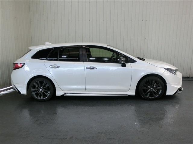 カローラツーリング ハイブリッド　ダブルバイビー　純正１０．５インチナビ・フルセグＴＶ・Ｂカメラ・Ｂｌｕｅｔｏｏｔｈ・ＥＴＣ・ＴＳＳ・プリクラ・Ｒクルコン・ＬＤＡ・Ａハイビーム・ＢＳＭ・クリアランスソナー・ブラックハーフレザーシート・モデリスタエアロ（8枚目）