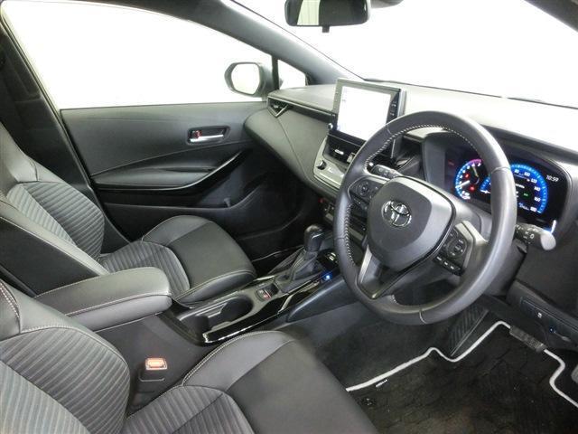 カローラツーリング ハイブリッド　ダブルバイビー　純正１０．５インチナビ・フルセグＴＶ・Ｂカメラ・Ｂｌｕｅｔｏｏｔｈ・ＥＴＣ・ＴＳＳ・プリクラ・Ｒクルコン・ＬＤＡ・Ａハイビーム・ＢＳＭ・クリアランスソナー・ブラックハーフレザーシート・モデリスタエアロ（12枚目）