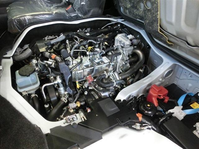 ハイエースバン スーパーＧＬ　ダークプライムＩＩ　登録済未使用車・ＴＳＳ・プリクラ・ＬＤＡ・Ａハイビーム・ＴＲＣ・Ｄインナーミラー・両側Ｐスライド・ブラックハーフレザー調シート・コンビハンドル・クリアランスソナー・ＬＥＤヘッドライト・スマートキー（18枚目）