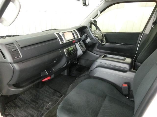 ハイエースバン スーパーＧＬ　純正ＳＤナビ・地デジＴＶ・Ｂカメラ・Ｂｌｕｅｔｏｏｔｈ・ＥＴＣ・ＴＳＳ・プリクラ・ＬＤＡ・Ａハイビーム・ＴＲＣ・クリアランスソナー・両側スライドドア・スライド式リアサイドガラス・ＬＥＤヘッドライト（10枚目）