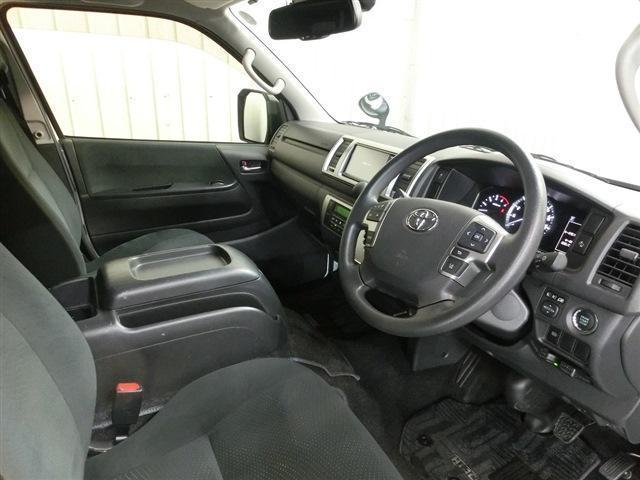 ハイエースバン スーパーＧＬ　純正ＳＤナビ・地デジＴＶ・Ｂカメラ・Ｂｌｕｅｔｏｏｔｈ・ＥＴＣ・ＴＳＳ・プリクラ・ＬＤＡ・Ａハイビーム・ＴＲＣ・クリアランスソナー・両側スライドドア・スライド式リアサイドガラス・ＬＥＤヘッドライト（12枚目）