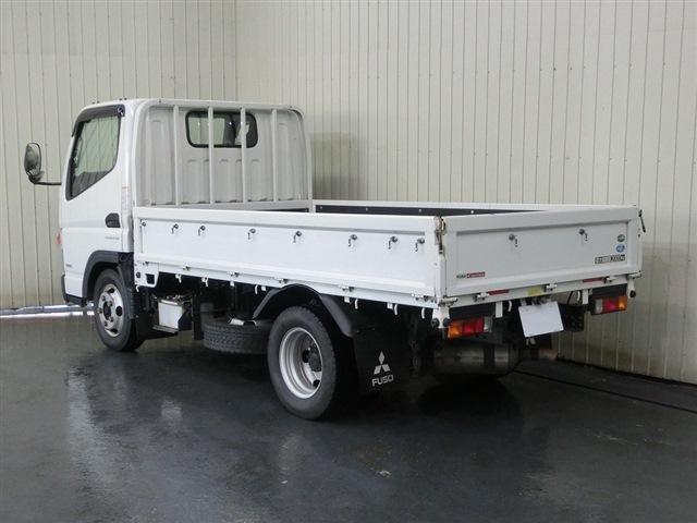 キャンター 平ボディ　２ｔ積　ストラーダナビ・フルセグＴＶ・Ｂｌｕｅｔｏｏｔｈ・ＤＶＤ再生・ドラレコ・ＥＴＣ・キーレス・衝突被害軽減Ｂ・車線逸脱警報・ＡＳＲ・坂道発進補助・荷台寸法３１０×１６０×３８・車輛総重量４３８５ｋｇ（4枚目）