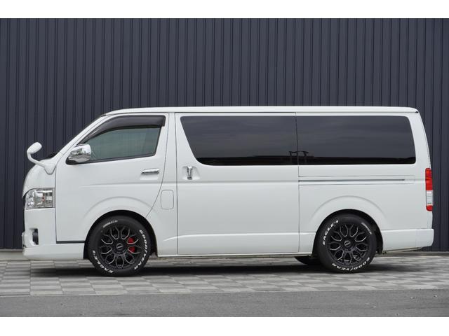 ハイエースバン スーパーＧＬ　ダークプライム　ＵＩビークル足回り　バットフェイスボンネット　ＥＳＳＥＸ１７アルミ　両側パワースライド　キャリパーカバー　ＡＣ１００Ｖ電源　ナビフルセグ　フリップダウンモニター　ＥＴＣ　スマートキー　リアスピーカー（6枚目）