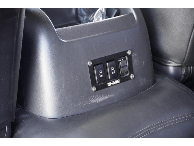 ハイエースバン スーパーＧＬ　ダークプライム　ＵＩビークル足回り　バットフェイスボンネット　ＥＳＳＥＸ１７アルミ　両側パワースライド　キャリパーカバー　ＡＣ１００Ｖ電源　ナビフルセグ　フリップダウンモニター　ＥＴＣ　スマートキー　リアスピーカー（34枚目）