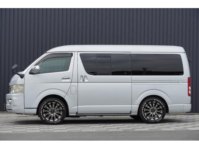 ハイエースワゴン ＧＬ　４ＷＤ　寒冷地仕様　バトルシップ１７インチＡＷ　架装ベットキット　ＬＥＤライト　ＬＥＤフォグ　ＡＬＰＩＮＥ　Ｆダウンモニター　ホワイトレタータイヤ　バックモニター　スライドドア（8枚目）