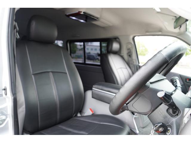 ハイエースワゴン ＧＬ　４ＷＤ　寒冷地仕様　バトルシップ１７インチＡＷ　架装ベットキット　ＬＥＤライト　ＬＥＤフォグ　ＡＬＰＩＮＥ　Ｆダウンモニター　ホワイトレタータイヤ　バックモニター　スライドドア（14枚目）
