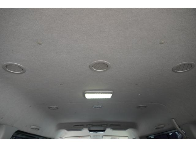 ハイエースワゴン ＧＬ　４ＷＤ　寒冷地仕様　バトルシップ１７インチＡＷ　架装ベットキット　ＬＥＤライト　ＬＥＤフォグ　ＡＬＰＩＮＥ　Ｆダウンモニター　ホワイトレタータイヤ　バックモニター　スライドドア（22枚目）