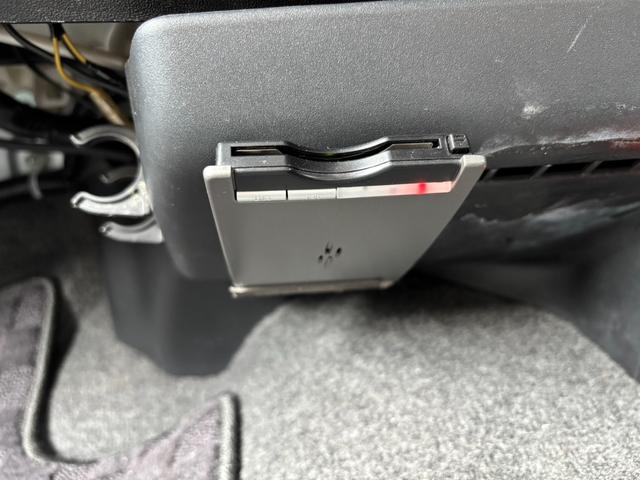 ハイエースワゴン ＧＬ　４ＷＤ　寒冷地仕様　バトルシップ１７インチＡＷ　架装ベットキット　ＬＥＤライト　ＬＥＤフォグ　ＡＬＰＩＮＥ　Ｆダウンモニター　ホワイトレタータイヤ　バックモニター　スライドドア（56枚目）