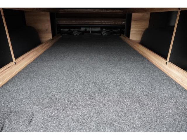 ハイエースバン ロングスーパーＧＬ　ディーゼル４ＷＤ　寒冷地仕様　ワンオーナー　丸目ヘッド　特捜カラー５９９ライトイエロー　パノラマビューＭ　Ｄインナーミラー　ベットキット　両側パワースライドドア　セーフティセンス（24枚目）
