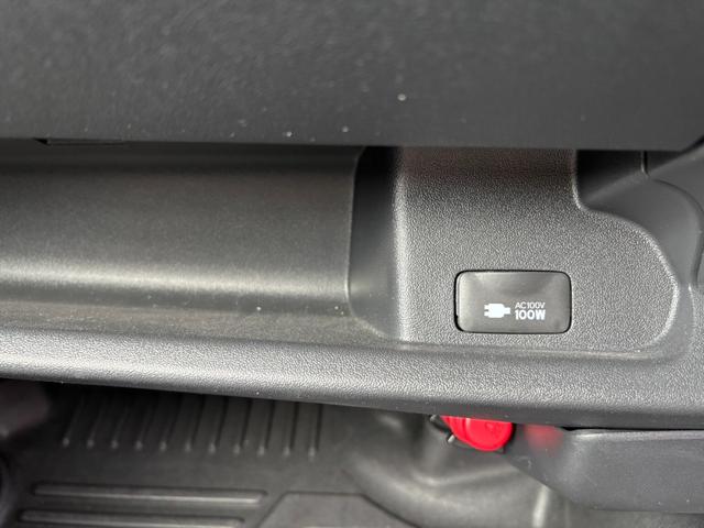 ハイエースバン ロングスーパーＧＬ　ディーゼル４ＷＤ　寒冷地仕様　ワンオーナー　丸目ヘッド　特捜カラー５９９ライトイエロー　パノラマビューＭ　Ｄインナーミラー　ベットキット　両側パワースライドドア　セーフティセンス（53枚目）