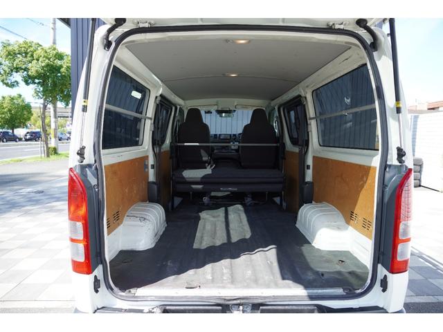 ハイエースバン ロングＤＸ　２．８Ｄ　５ドア　６人乗り　ＫＥＮＷＯＯＤ　ＳＤナビ　バックモニター　ＢＴ　ＥＴＣ　Ｒガラススライド　トヨタセーフティセンス　オートハイビーム　ＡＩＢＡ　ＷＯＲＫＳキャリアー　ルーフラダー（22枚目）