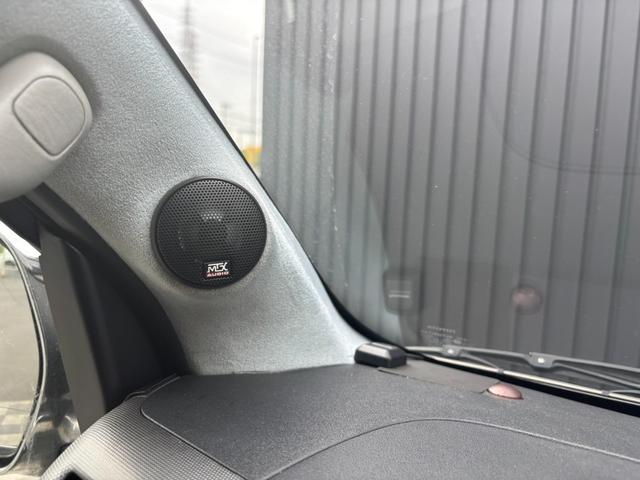 ハイエースワゴン ＧＬ　１０人乗り　２型　ストラーダＨＤＤナビ　フロントカメラ　バックカメラ　追加スピーカー　レガンスＬＥＤテール　ＥＳＳＥＸショックアブソーバー　ＡＬＰＩＮＥ１０．２フリップダウン　黒レザー調シートカバー（46枚目）